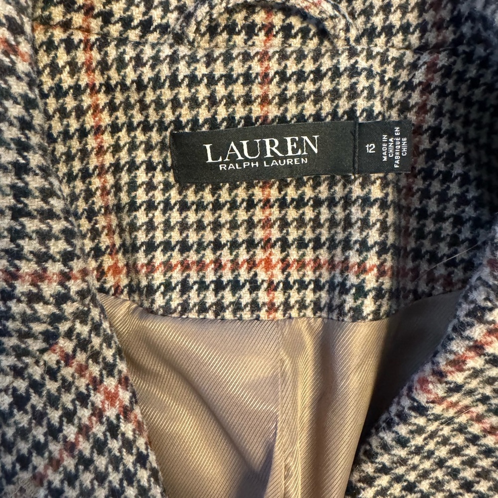 Ralph Lauren Houndstooth walker Blazer in Black, White & Brown with Red Accent.